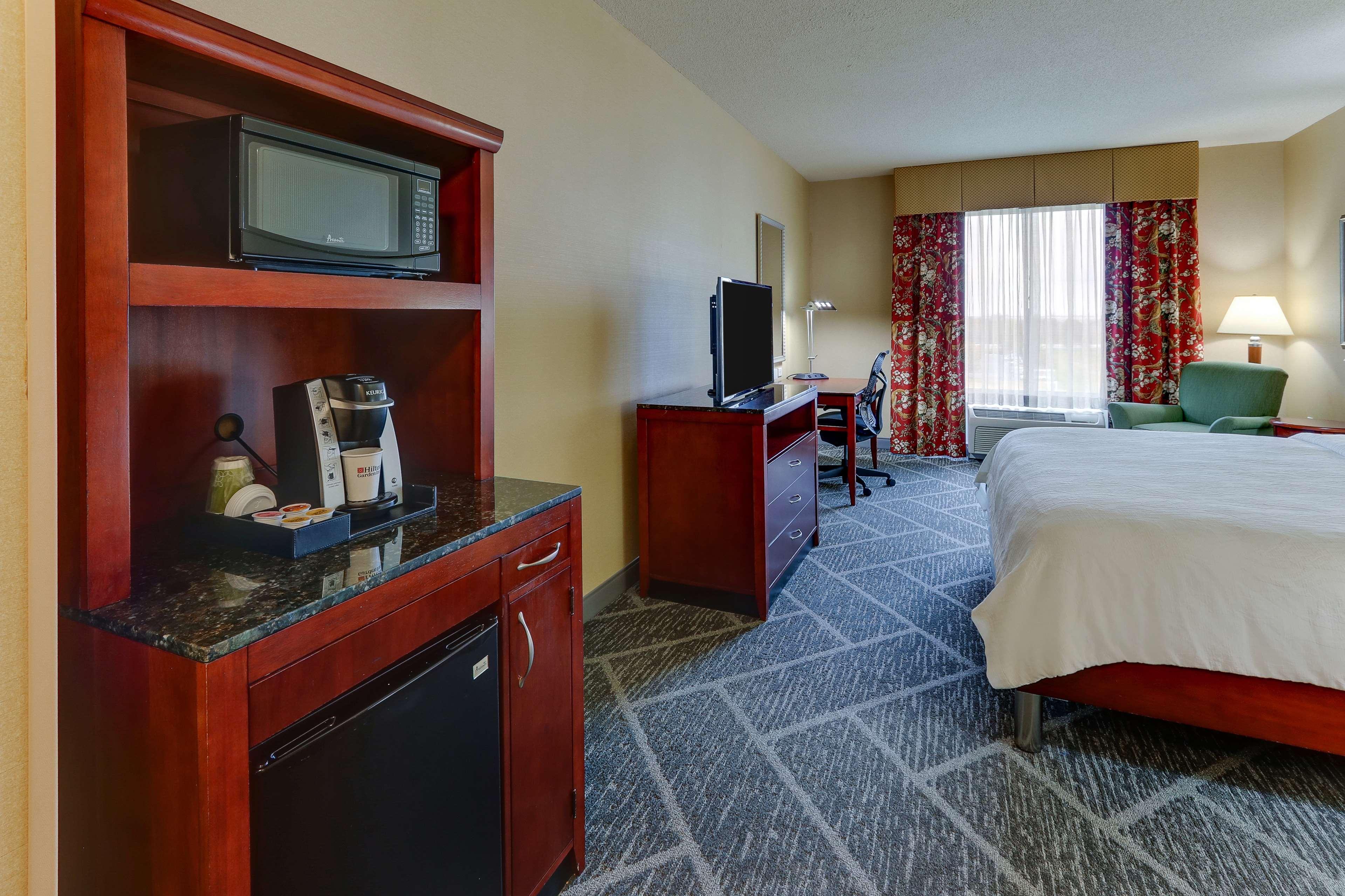 Hilton Garden Inn Indianapolis Airport Plainfield Exterior photo