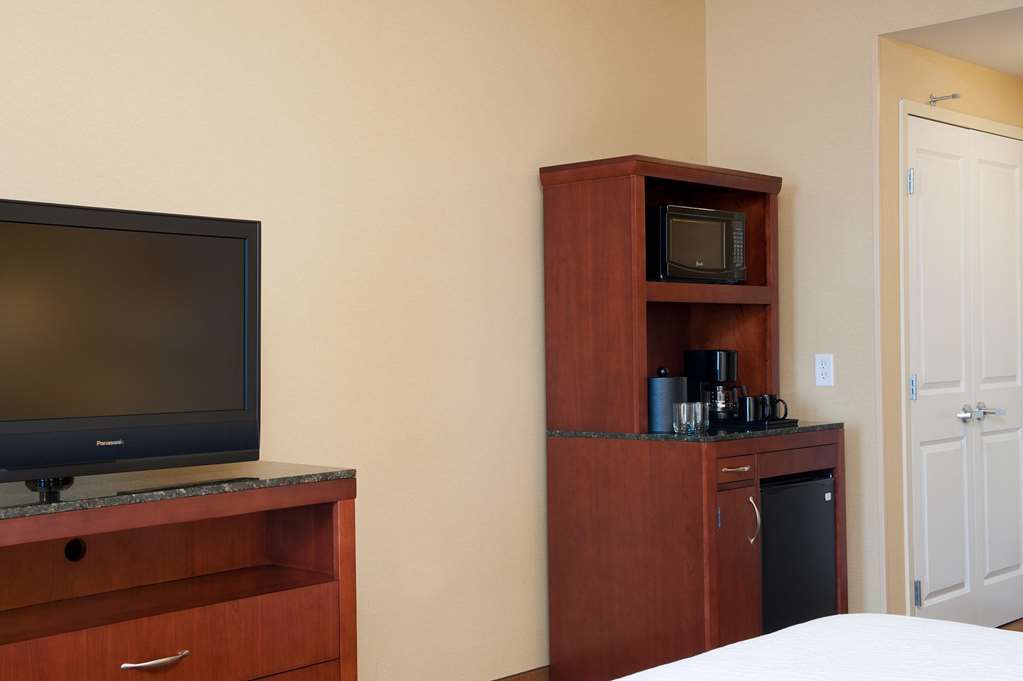 Hilton Garden Inn Indianapolis Airport Plainfield Room photo